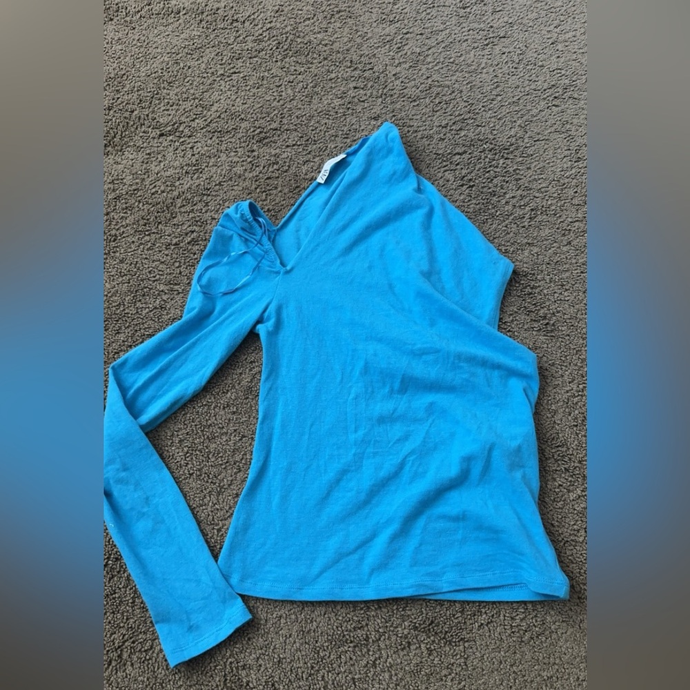 Blue zara top never worn before size small